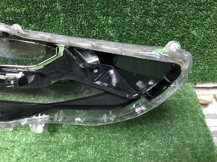 Стекло фары правое Toyota Alphard 3 (2017-2023)