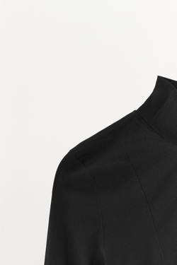 ZARA ТОП ОБЛЕГАЮЩЕГО КРОЯ С ДЕКОРАТИВНОЙ СТРОЧКОЙ, ЧЕРНЫЙ