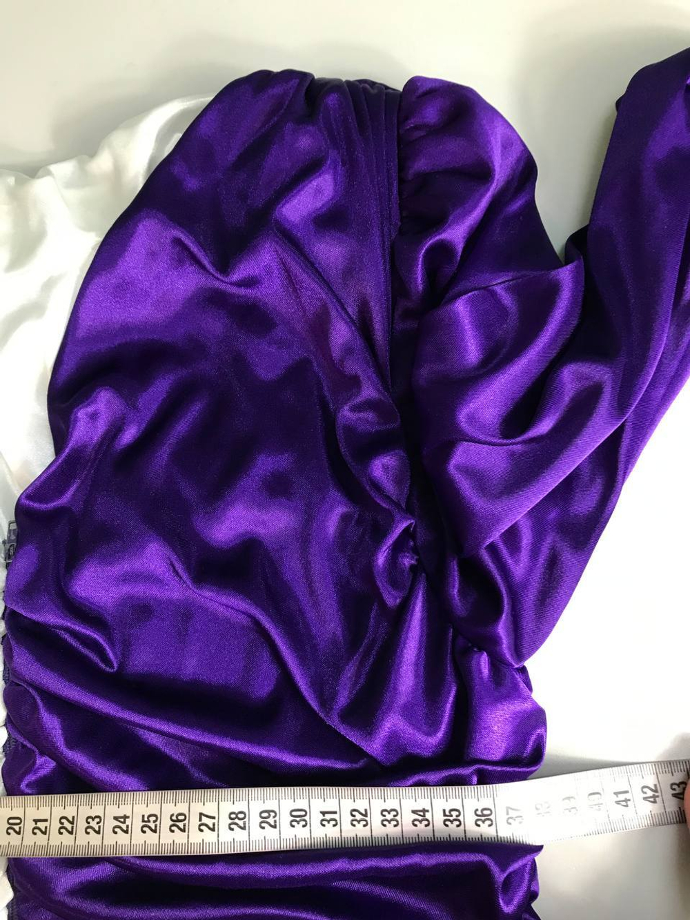 Платье эффектное и контрастное 46 размер