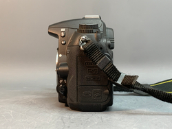 Nikon D7000 kit 18-55mm 3.5-5.6G VR 2.100 кадров