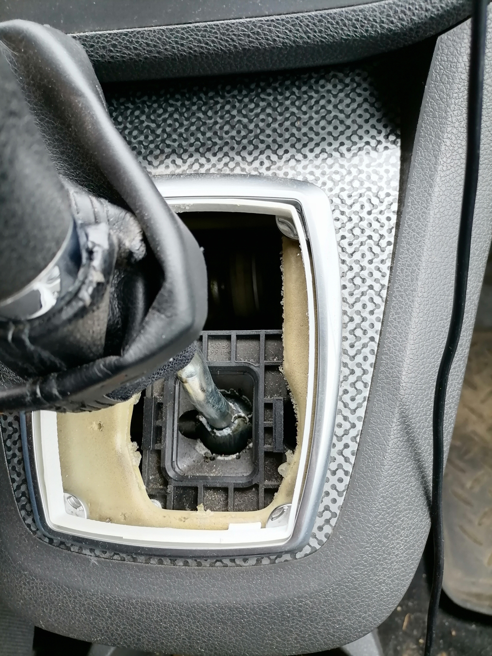 Рамка для ручки МКПП Ford C-Max