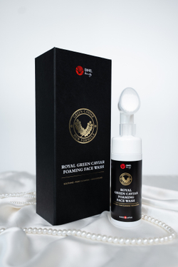 Пенка для умывания с нанощёточкой c зелёной икрой Royal Green Caviar Foaming Face Wash, 150ml