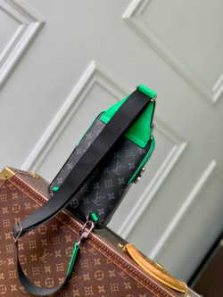 Louis Vuitton Avenue Slingbag PM