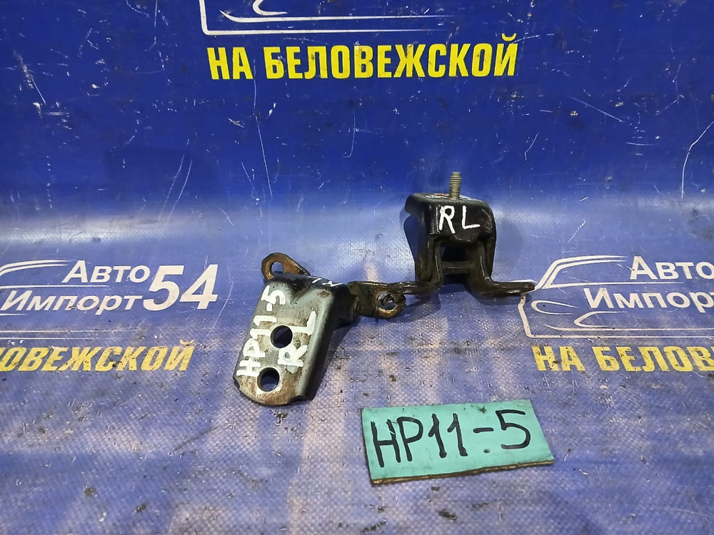 Петля двери задней левой NISSAN PRIMERA 1998
