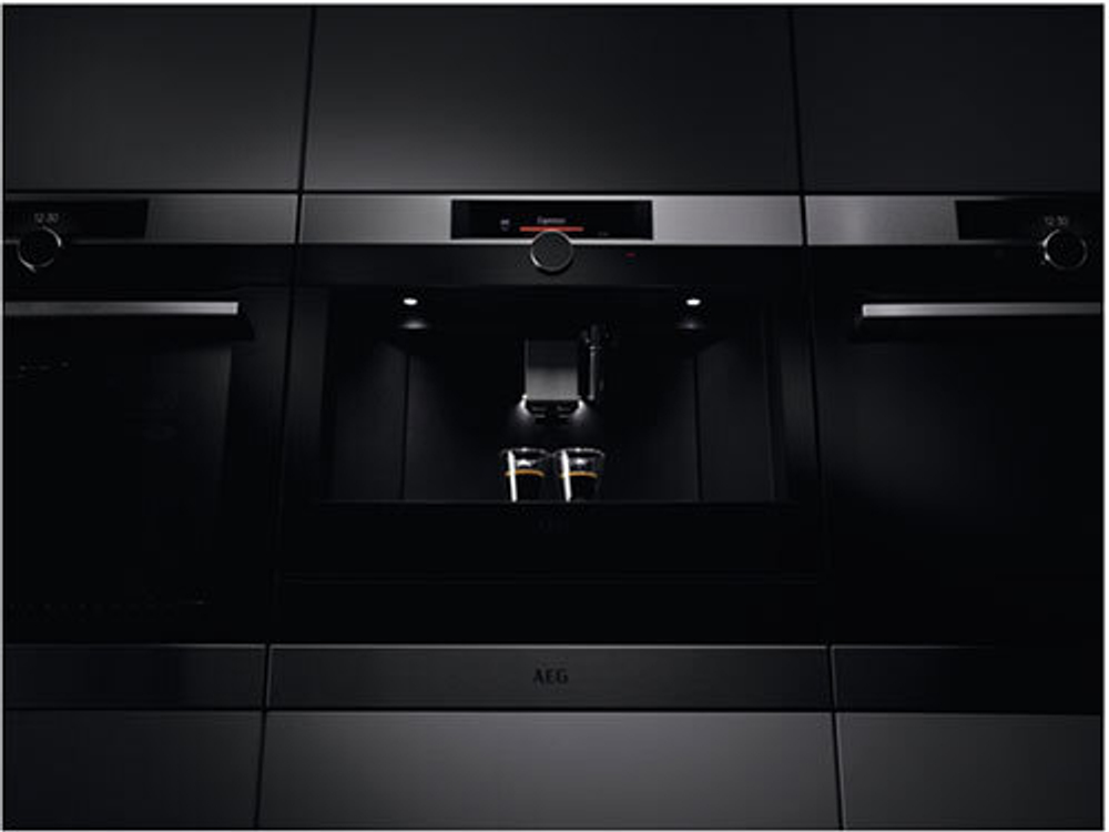 Встраиваемая кофемашина AEG KKK994500M