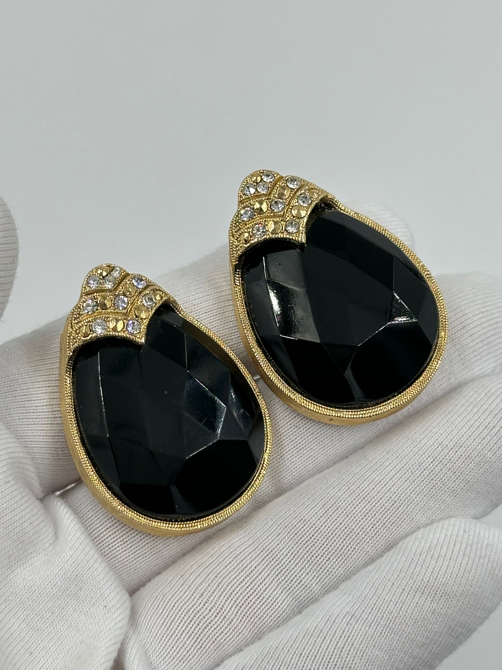 Клипсы с чёрными вставками 1928