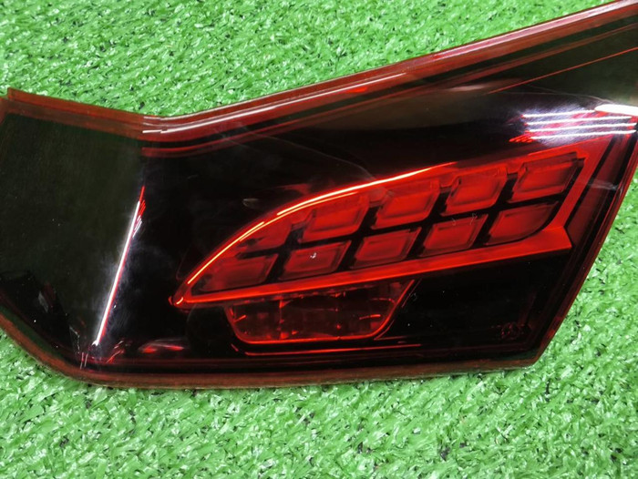 Фонарь правый внутренний Mercedes E W213 (20-23)