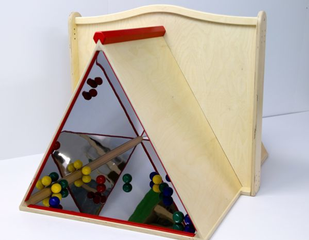 Панель для игровых зон Зеркальная пирамида