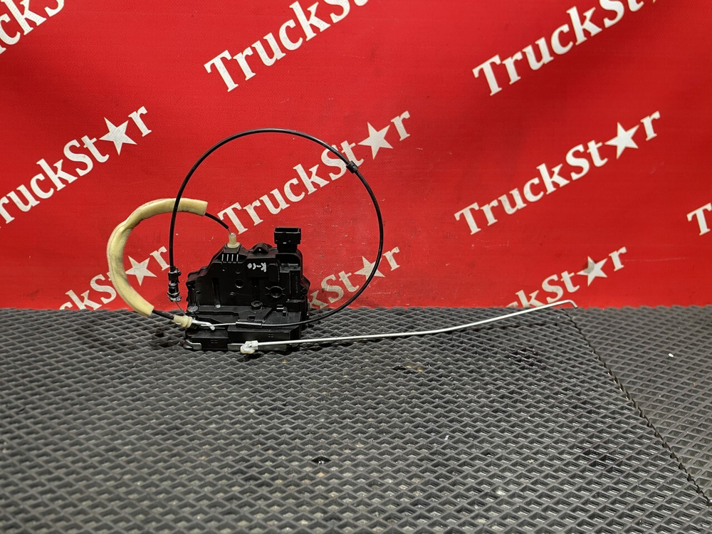 Замок двери левой 2023г.