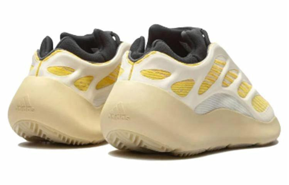 Кроссовки Adidas Originals Yeezy Boost 700 V3 "Safflower"