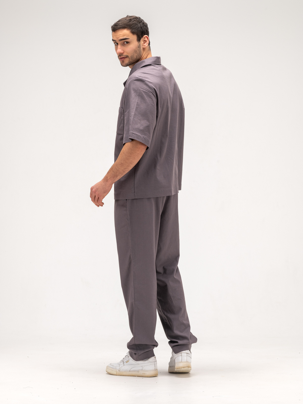 Костюм мужской льняной. Рубашка с брюками. Графит