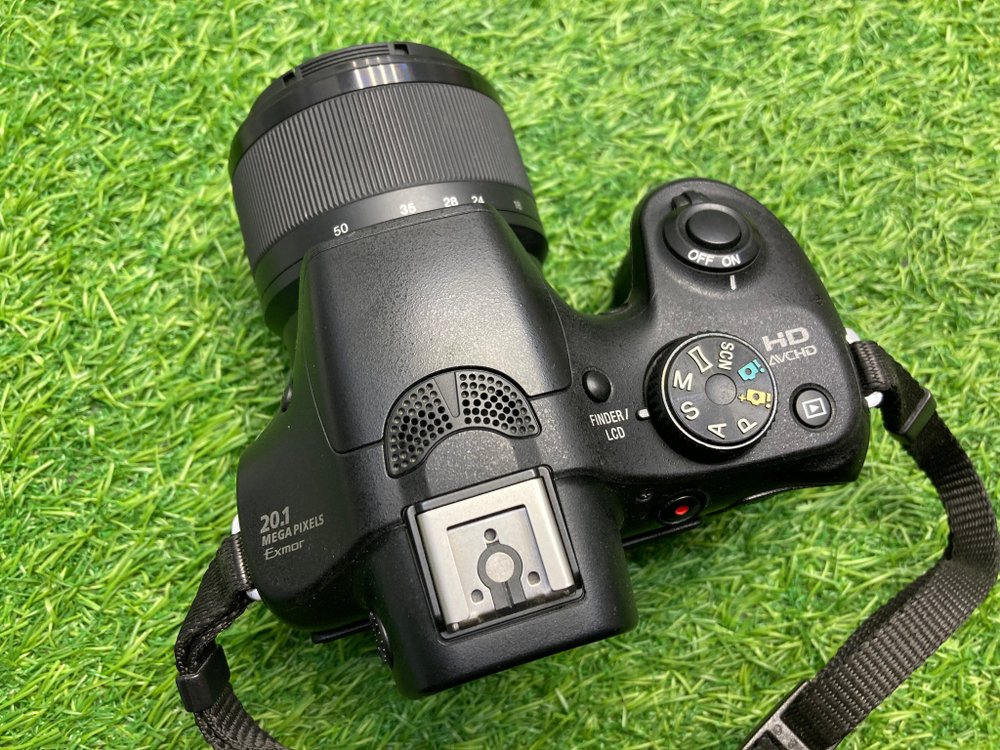 Sony A3500 kit 18-50mm 1.300 кадров
