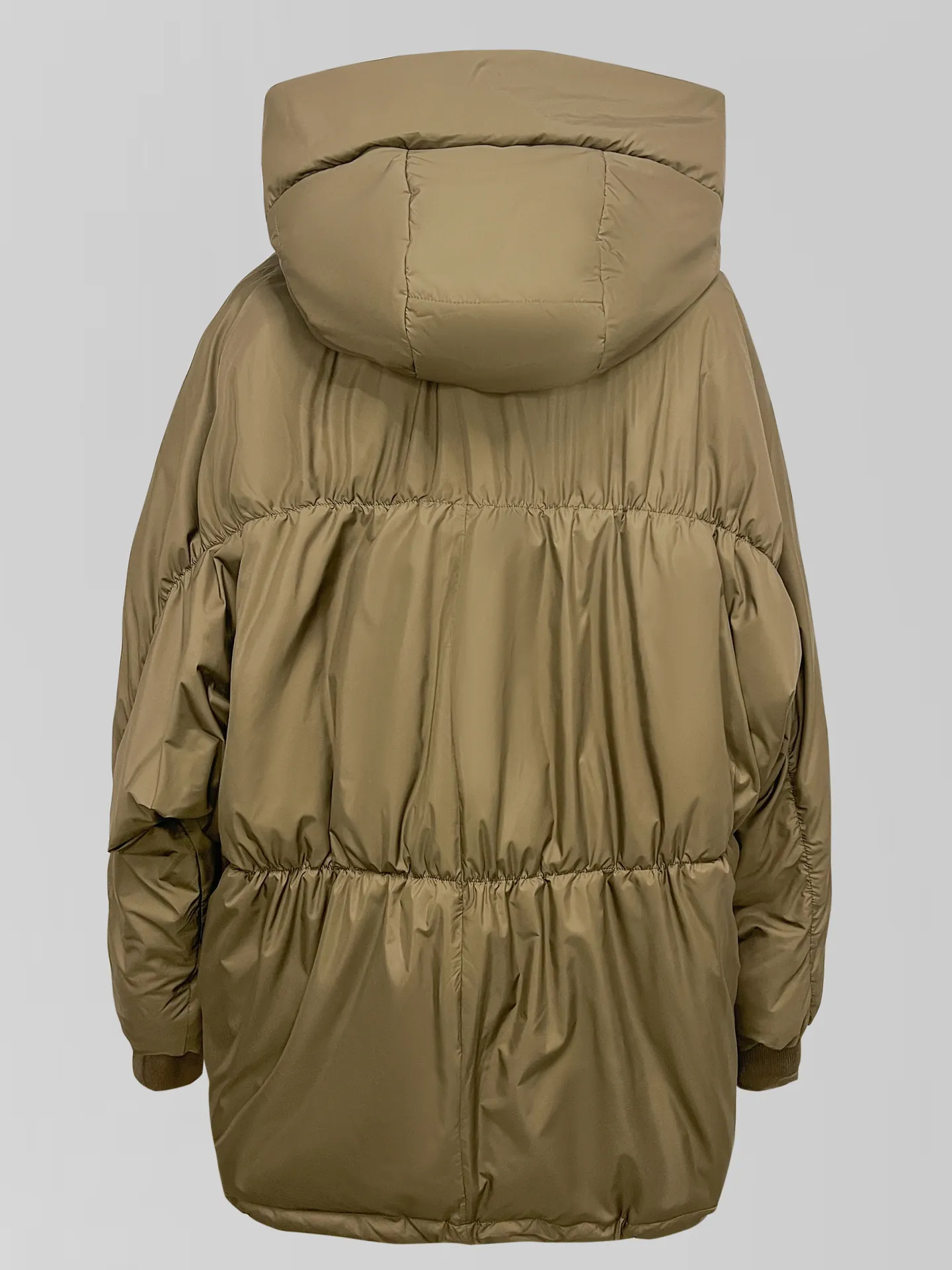 Куртка Rosy Pink 2990 однотонная со скрытой молнией и манжетами на рукавах