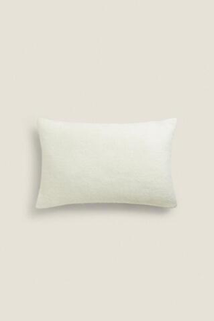 ZARA HOME ОДНОТОННЫЙ ЧЕХОЛ НА ПОДУШКУ, ЖЕЛТОВАТО-БЕЛЫЙ