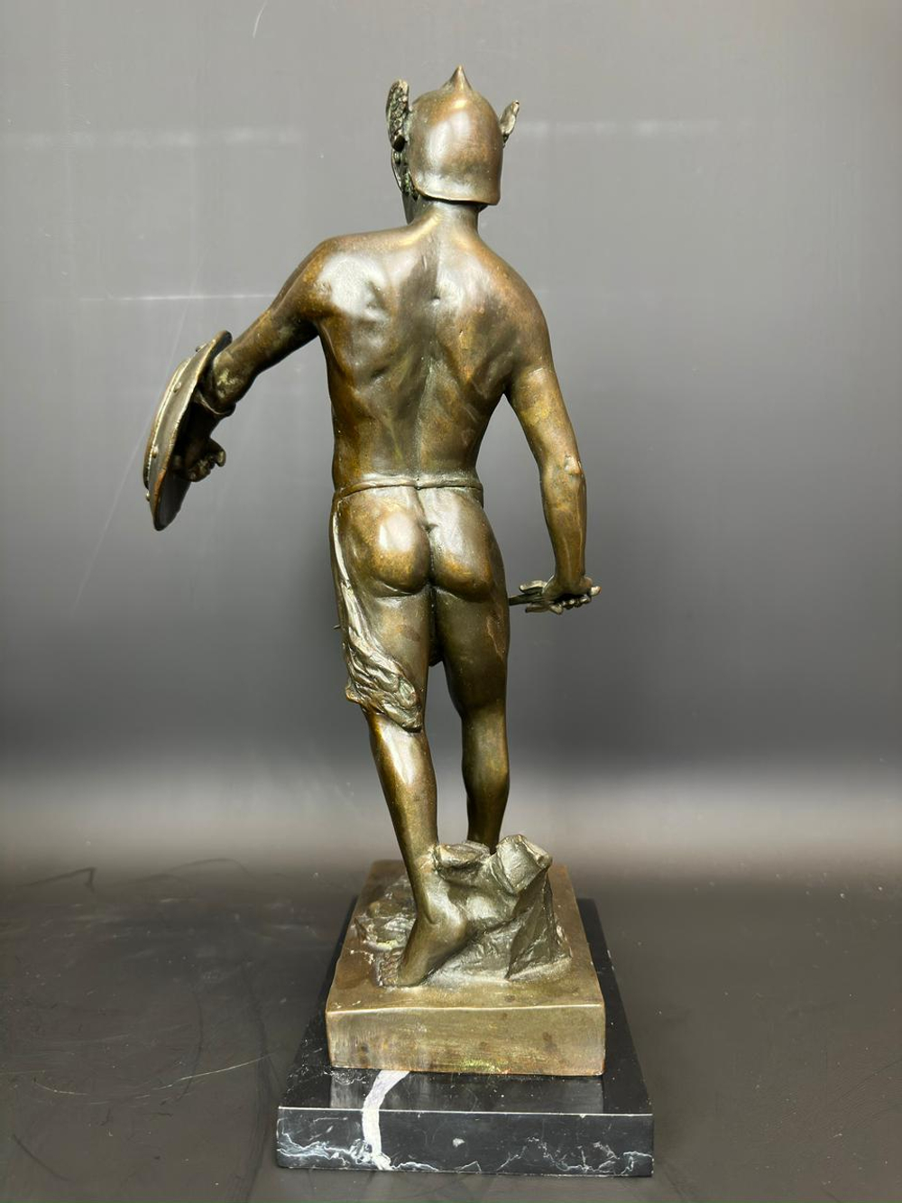 Бронзовая скульптура «Гладиатор»