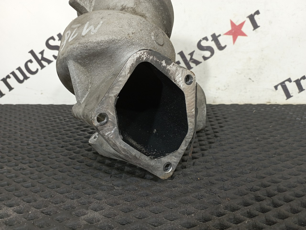 Патрубок впускного коллектора