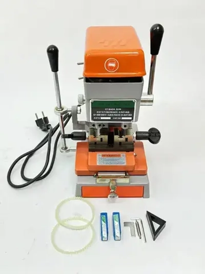 Станок для изготовления ключей Wen Hai 368A