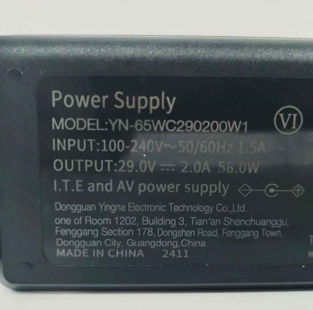 Автономное ПЗУ пуско-зарядное устройство (бустер) для легковых и грузовых автомобилей CARKU PRO MAX 2500A на 12/24 вольт