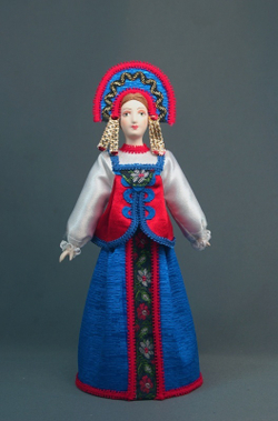Кукла сувенирная фарфоровая. Нижегородская губ. Россия. Девичий праздничный костюм.