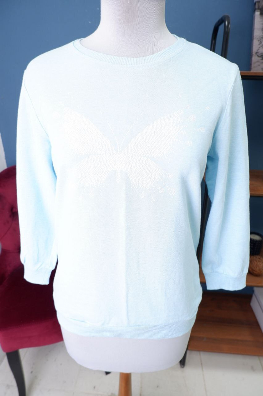 Джемпер Limited Basic с бабочкой 46 размер