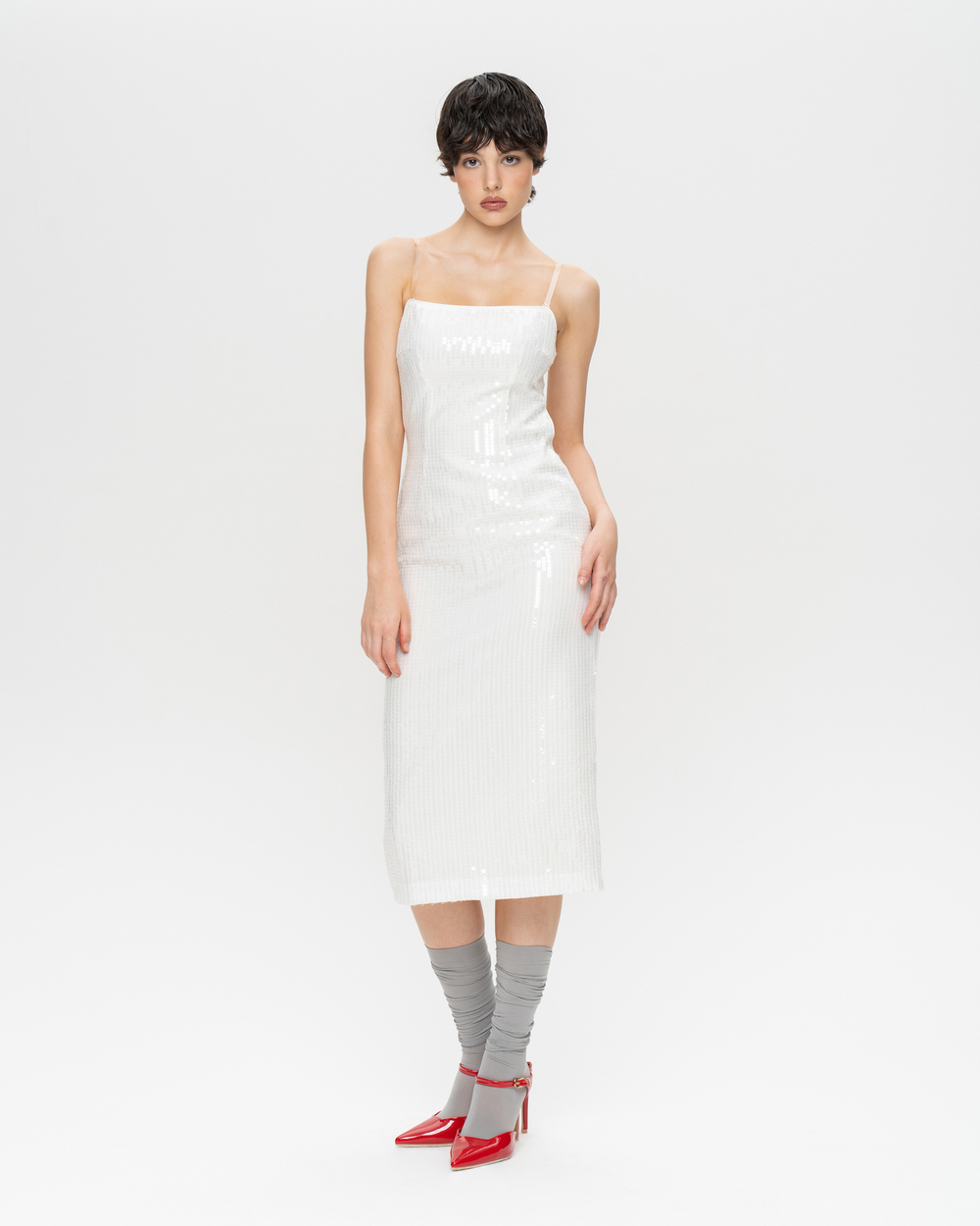 Платье миди из пайеток с открытой спиной