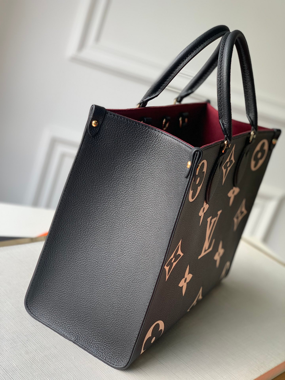 Louis Vuitton OnTheGo MM