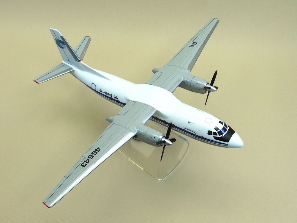 Модель самолета Ан-24РВ (М1:72, ХАБАВИА)
