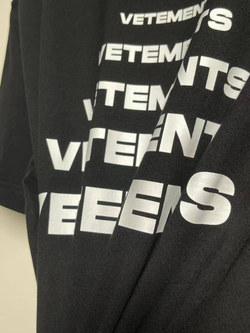 Футболка Vetements