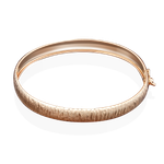 Браслет жесткий из красного золота с алмазной гранью