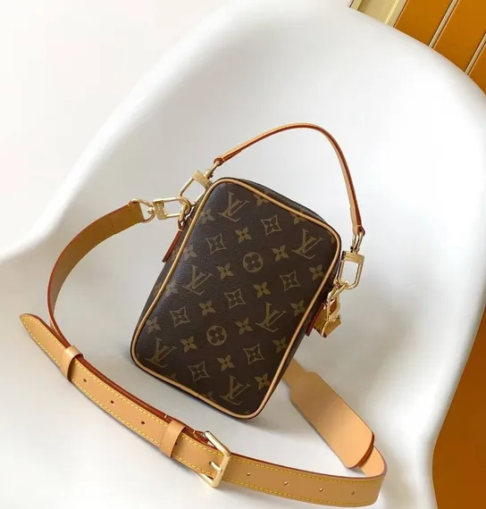 Сумка LOUIS VUITTON DANUBE, коричневый