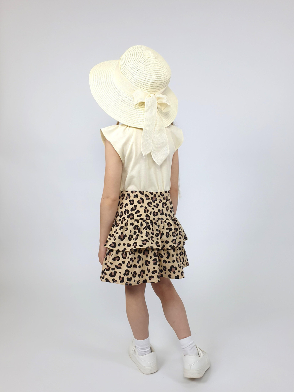 02-126-4 Комплект для девочки (футболка+ юбка)