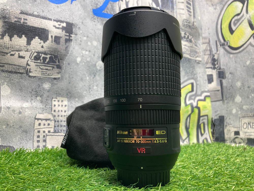 Nikon 70-300mm 4.5-5.6G ED-IF AF-S VR