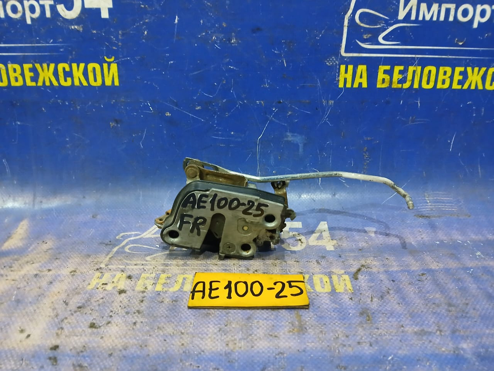 Замок двери передней правой TOYOTA SPRINTER 1991