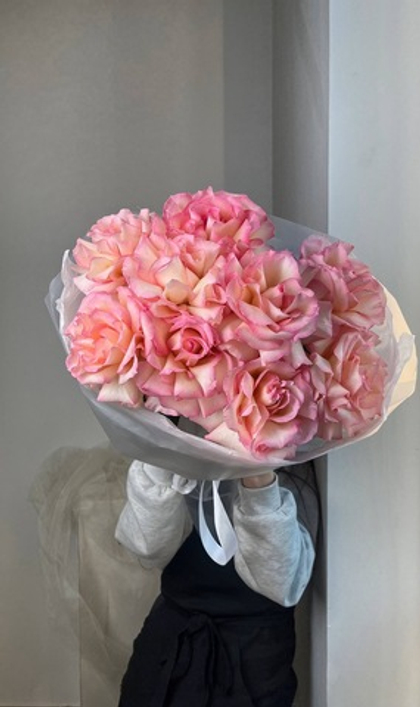 Букет из крупных роз