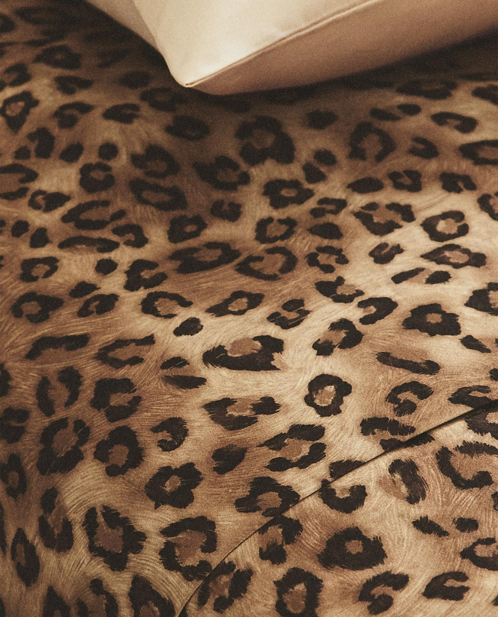 Zara Home - Простыня из атласа с принтом животных, леопард, 240x280 см