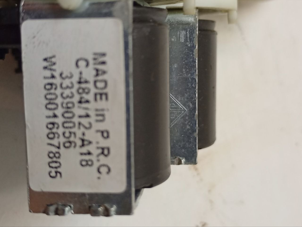 WMSD7105B кт17 Клапан подачи воды для стиральной машины Ariston, Indesit C00110333 б/у