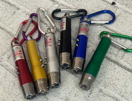 фонарь брелок + лазер