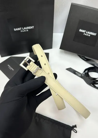 Ремень SAINT LAURENT с пряжкой CASSANDRE из зернистой кожи