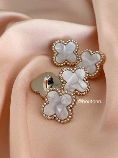 Пуговицы перламутр цветок белый (сероватый) 21,5 мм