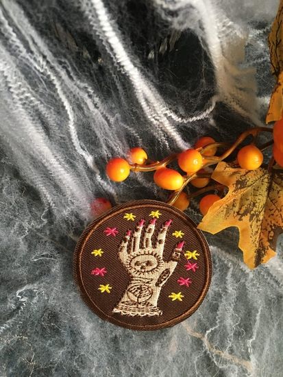 Нашивка термоаппликация на одежду и на рюкзак. Tattooed Hand