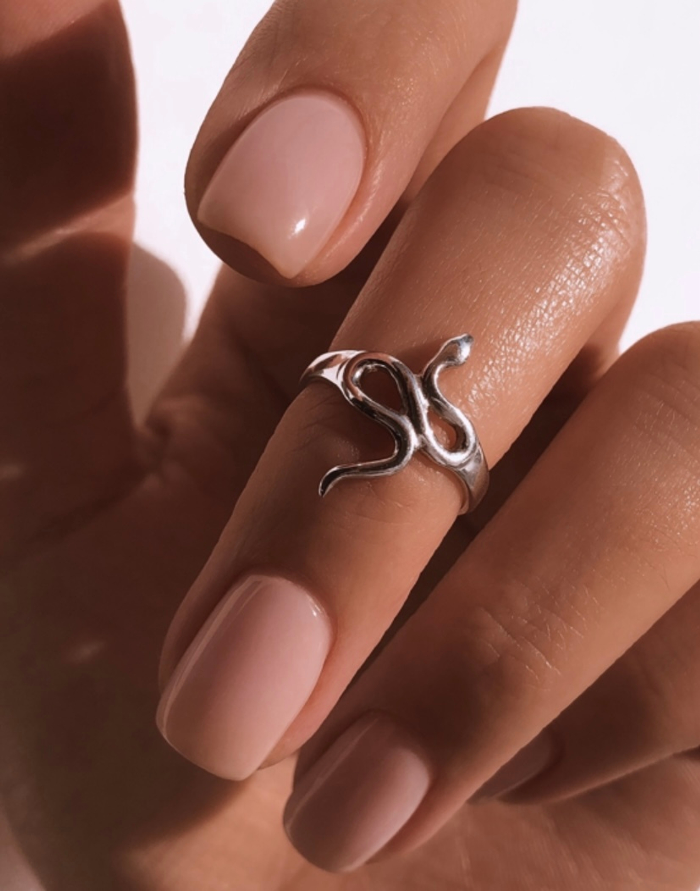 Кольцо на верхнюю фалангу змейка