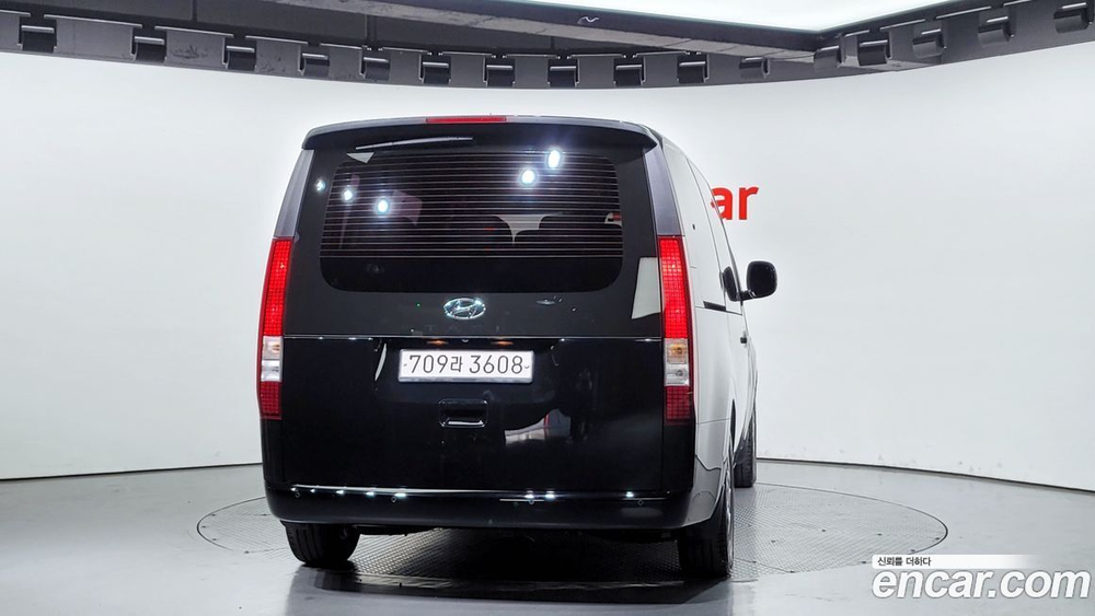 Hyundai Staria Tourer 11-и местный (07.2021)