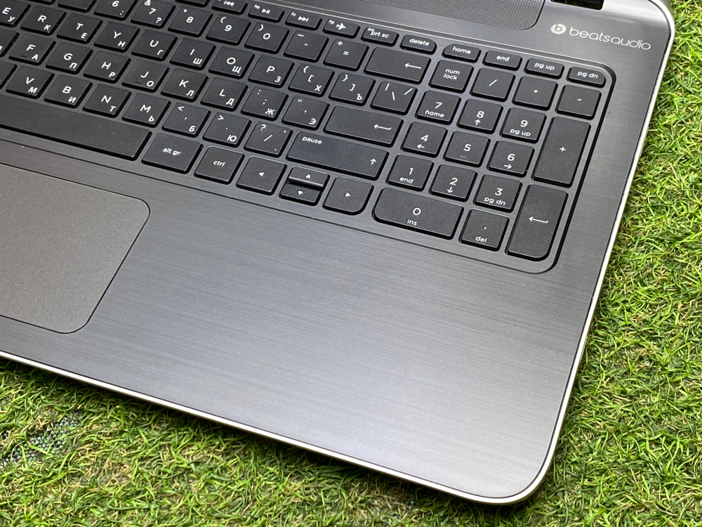 Ноутбук HP 15.6" i5-4210U/GeForce 840M 2GB/6GB/SSD 500/ Pavilion 15-p155nr[k1y28ea]/Windows 10