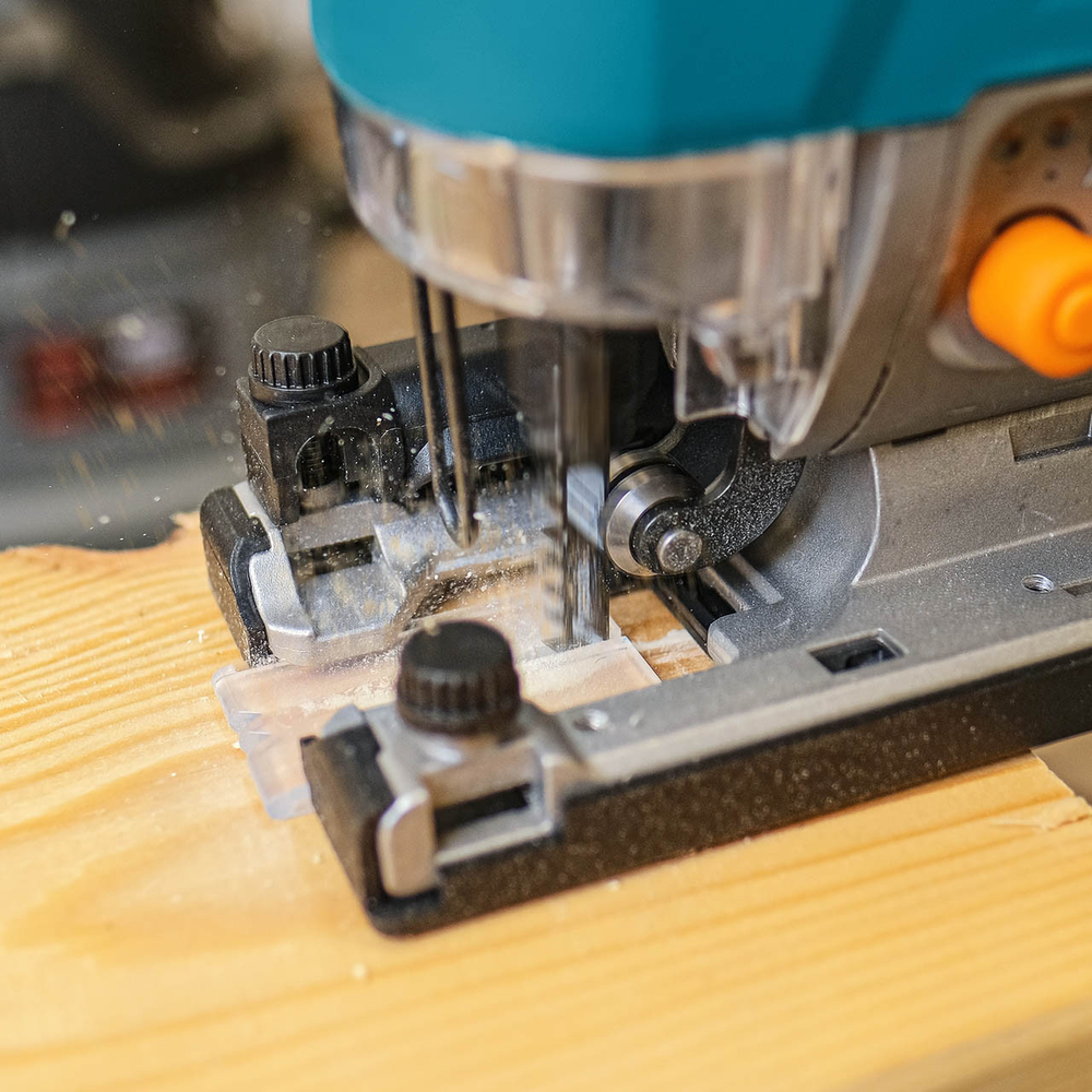 Лобзик аккумуляторный BORT BPS-21Li-0 (без АКБ и ЗУ)