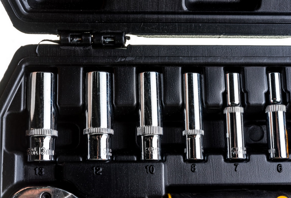 Набор инструмента DEKO DKMT49 в чемодане (49 предметов)