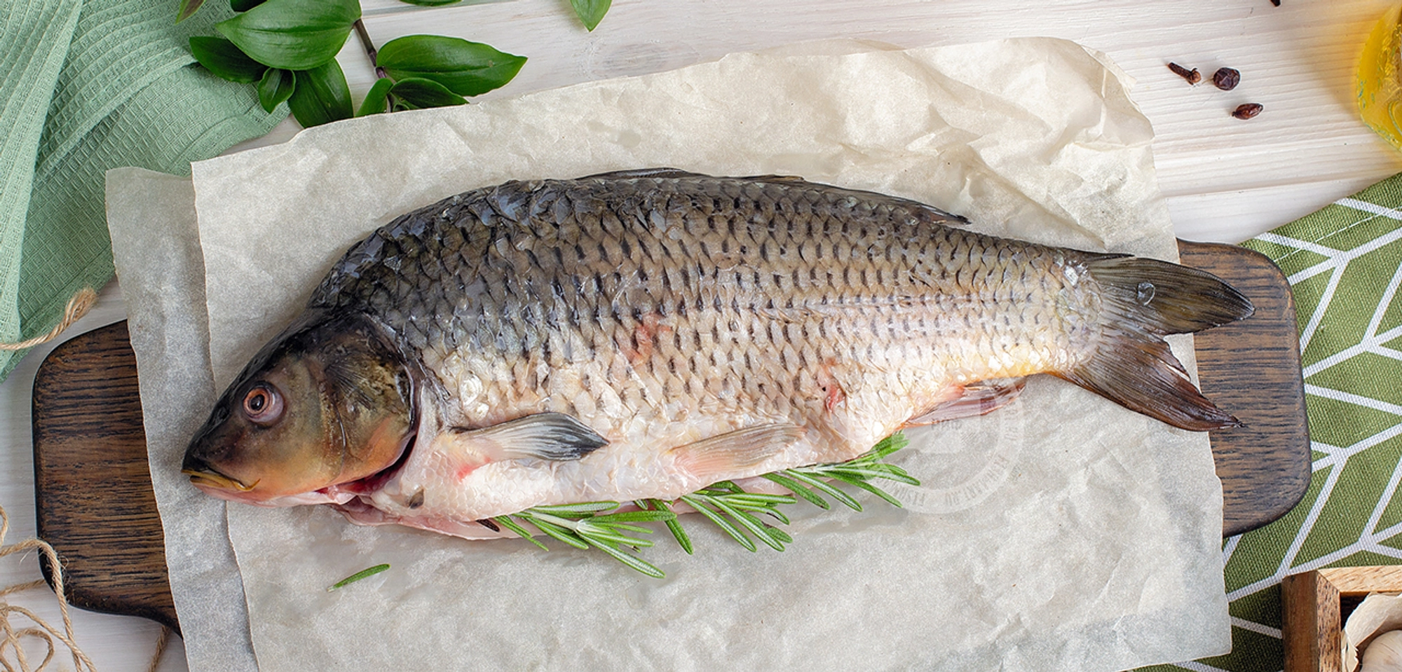 Карп потрошеный свежемороженый без чешуи