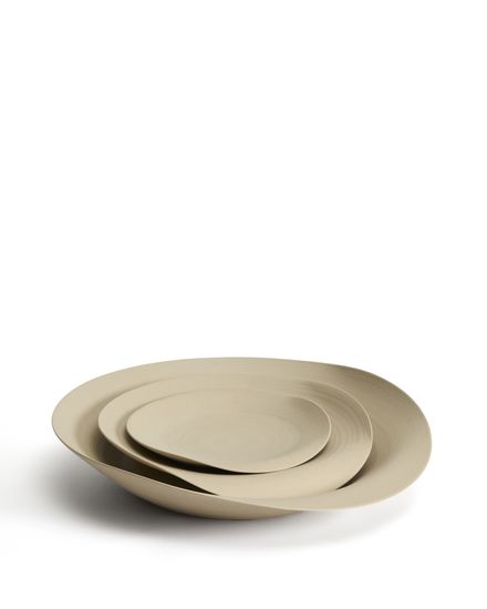 Керамический поднос Ebenor бежевого цвета Ø 30 см
