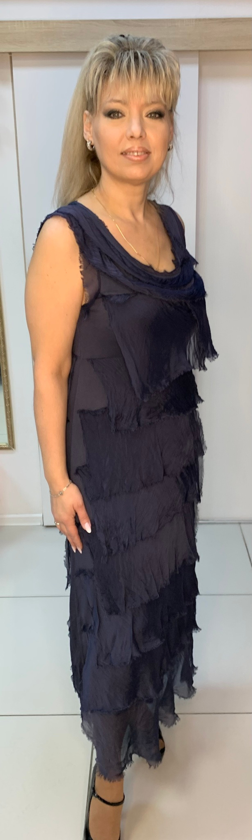 Темно-синее платье-сарафан с шифоновой "рванкой"