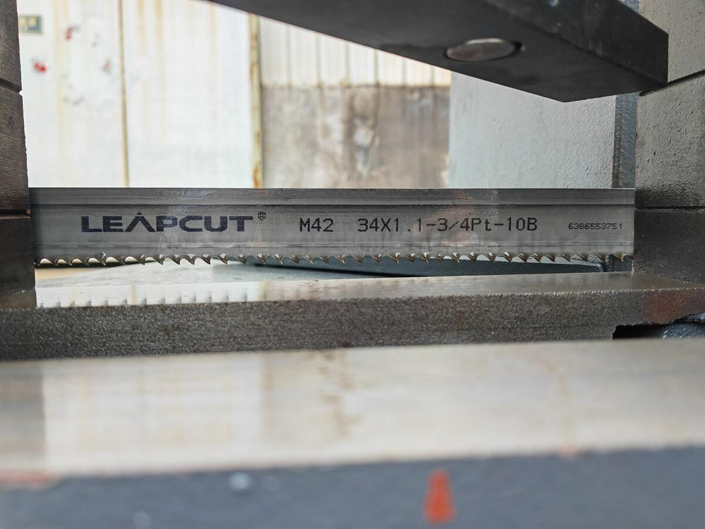 MetalTec BS 350 CZ ленточнопильный станок c поворотом пильного модуля под углом 45 - 90°