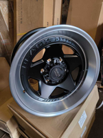 Диск колёсный M550 R17 8,5 ET0 Matte black w. Machined lip BLACK MUD